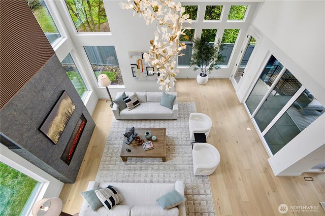 10411 NE 17th Street, Bellevue, WA 98004