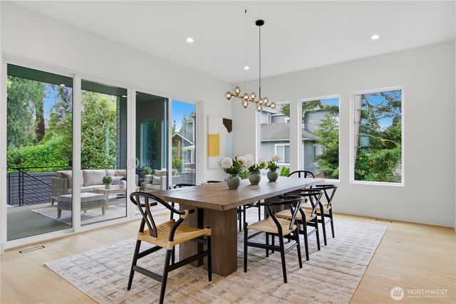 10411 NE 17th Street, Bellevue, WA 98004