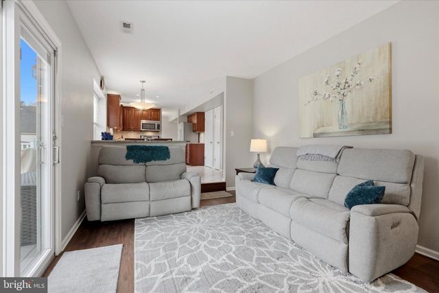 21 GLAMIS RD, Blackwood, NJ 08012