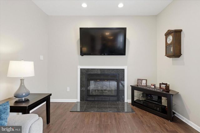 21 GLAMIS RD, Blackwood, NJ 08012