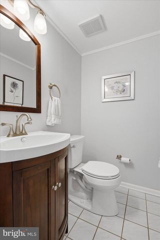 21 GLAMIS RD, Blackwood, NJ 08012