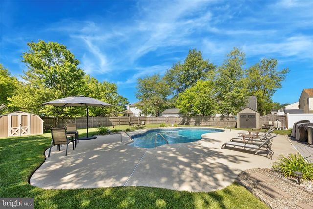 21 GLAMIS RD, Blackwood, NJ 08012