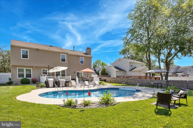 21 GLAMIS RD, Blackwood, NJ 08012