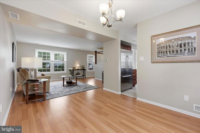 21 GLAMIS RD, Blackwood, NJ 08012