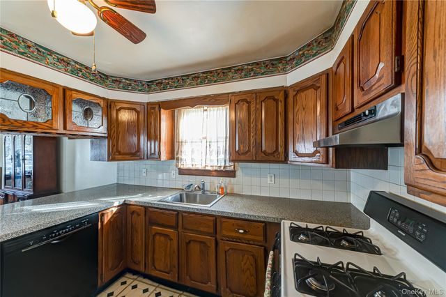 1440 Lombardy Boulevard, Bay Shore, NY 11706