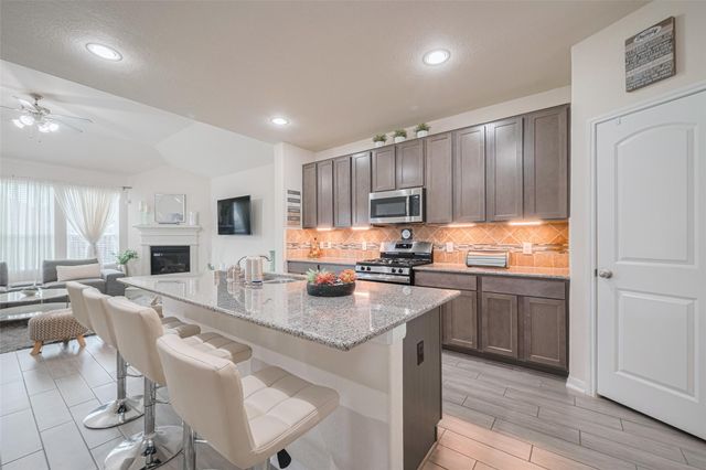 5218 Windy Plantation Drive, Fulshear, TX 77423