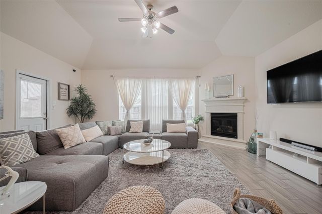 5218 Windy Plantation Drive, Fulshear, TX 77423