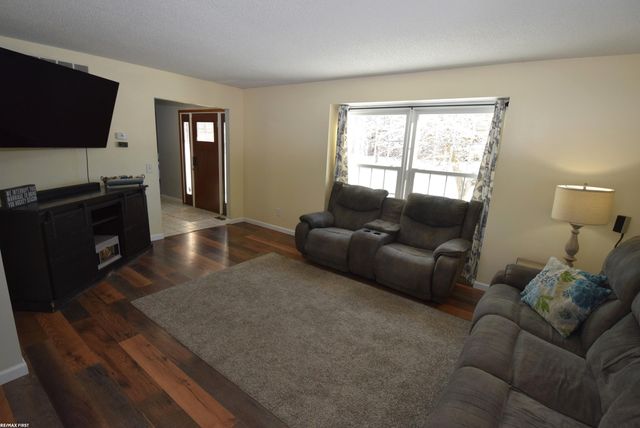 740 Highland Drive, Saint Clair, MI 48079