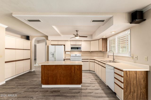 2722 E LAWNDALE Street, Mesa, AZ 85213