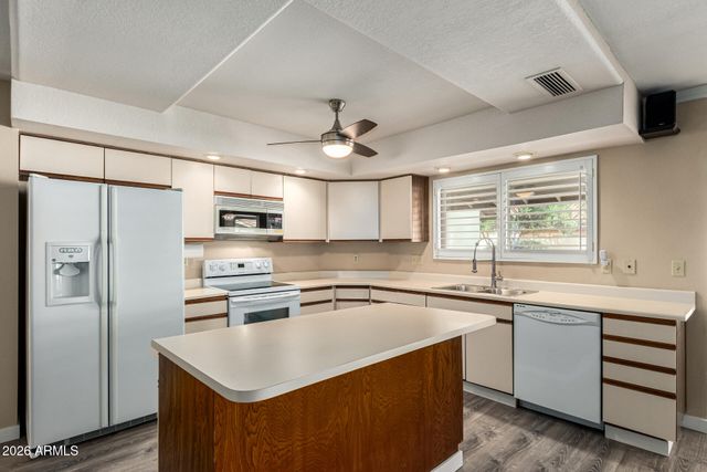 2722 E LAWNDALE Street, Mesa, AZ 85213