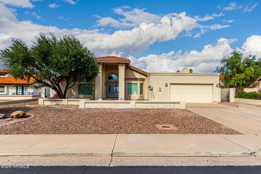 2722 E LAWNDALE Street, Mesa, AZ 85213