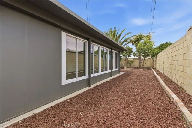 1261 E Balsam, Anaheim, CA 92805