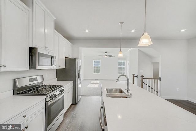 1101 RAMPART DR, Fredericksburg, VA 22401