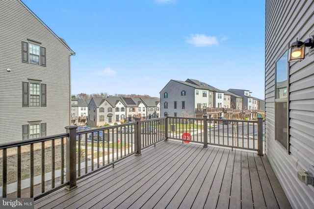 1101 RAMPART DR, Fredericksburg, VA 22401