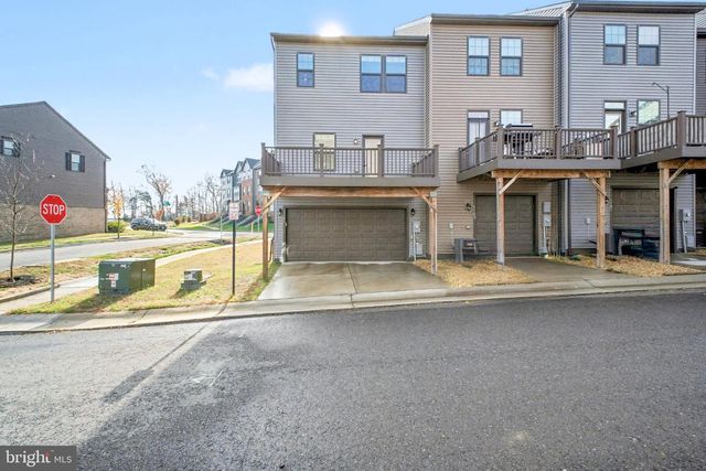 1101 RAMPART DR, Fredericksburg, VA 22401