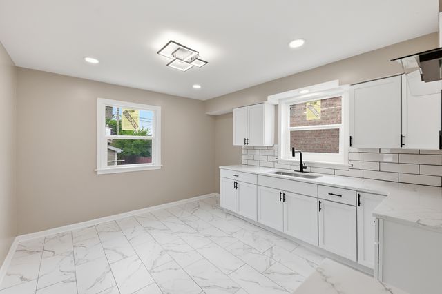 3531 W 73rd Place, Chicago, IL 60629