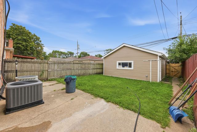 3531 W 73rd Place, Chicago, IL 60629