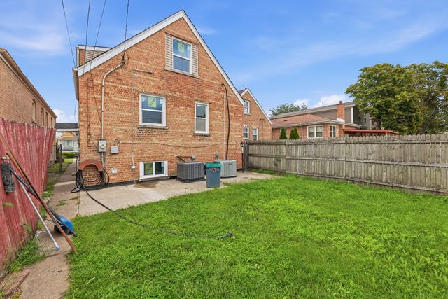 3531 W 73rd Place, Chicago, IL 60629