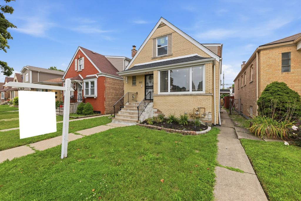 3531 W 73rd Place, Chicago, IL 60629