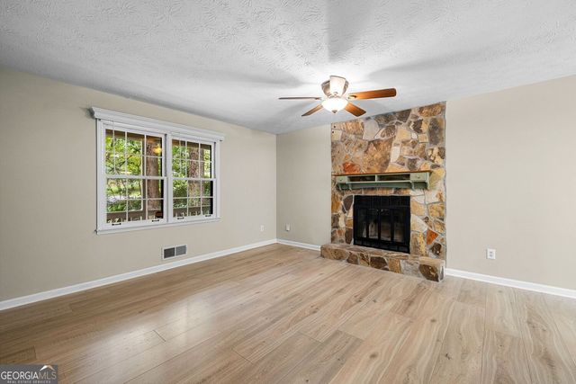 3465 Broxton Mill Way, Snellville, GA 30039