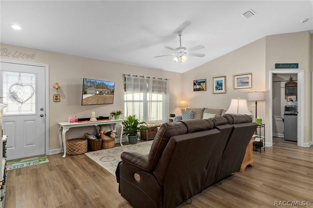 9973 N Chelic Drive, Citrus Springs, FL 34434