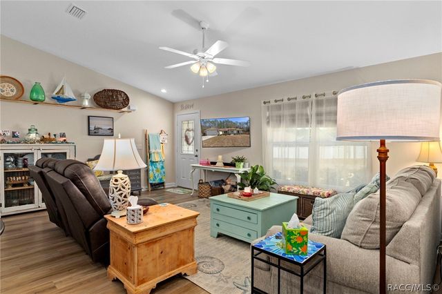 9973 N Chelic Drive, Citrus Springs, FL 34434