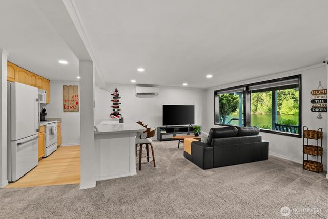 1024 Mountain View Boulevard S, Spanaway, WA 98387