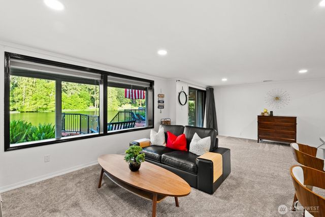 1024 Mountain View Boulevard S, Spanaway, WA 98387