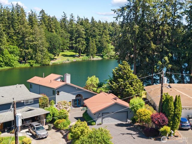 1024 Mountain View Boulevard S, Spanaway, WA 98387