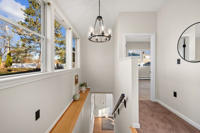 10 Hillside Rd, North Reading, MA 01864