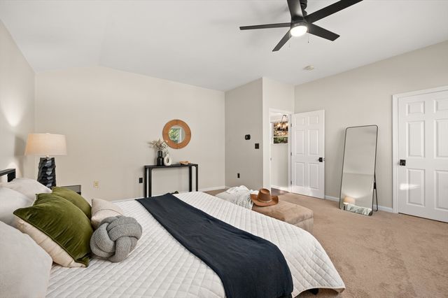 10 Hillside Rd, North Reading, MA 01864