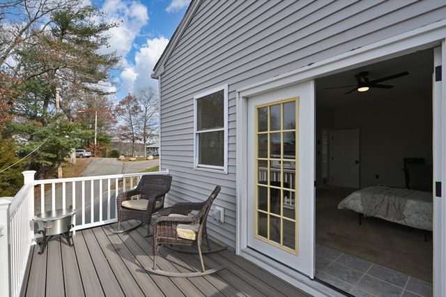 10 Hillside Rd, North Reading, MA 01864