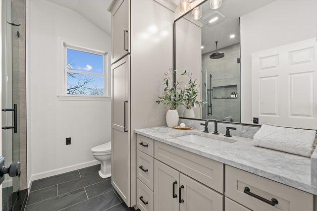 10 Hillside Rd, North Reading, MA 01864