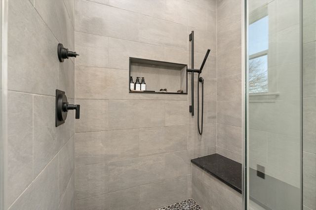 10 Hillside Rd, North Reading, MA 01864