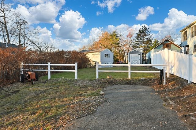 10 Hillside Rd, North Reading, MA 01864