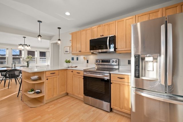 10 Hillside Rd, North Reading, MA 01864