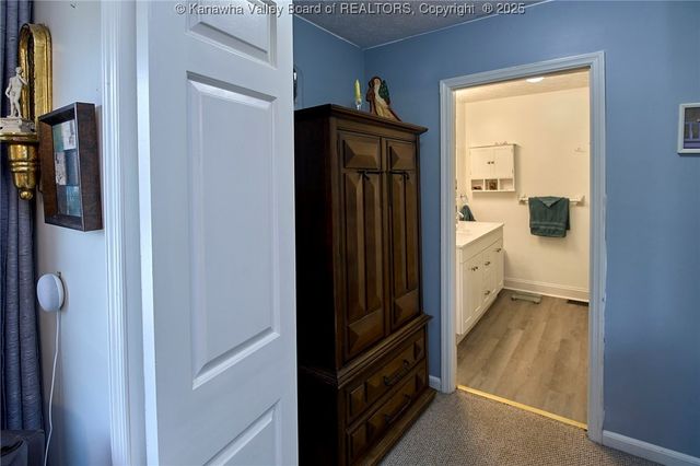 201 Powderhorn Road, Charleston, WV 25314