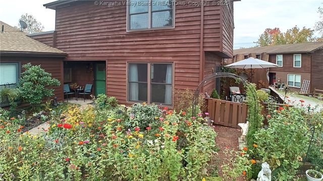 201 Powderhorn Road, Charleston, WV 25314