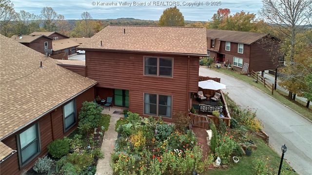 201 Powderhorn Road, Charleston, WV 25314