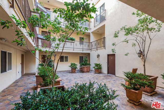 1246 Armacost Avenue 305, Los Angeles, CA 90025