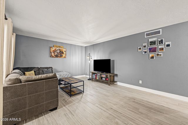 7702 E FAY Avenue, Mesa, AZ 85208