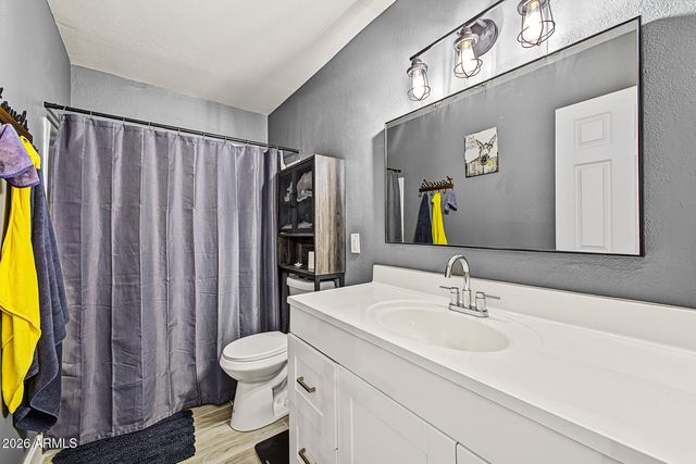 7702 E FAY Avenue, Mesa, AZ 85208