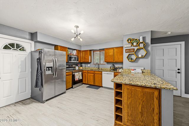 7702 E FAY Avenue, Mesa, AZ 85208