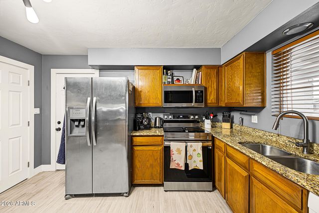 7702 E FAY Avenue, Mesa, AZ 85208