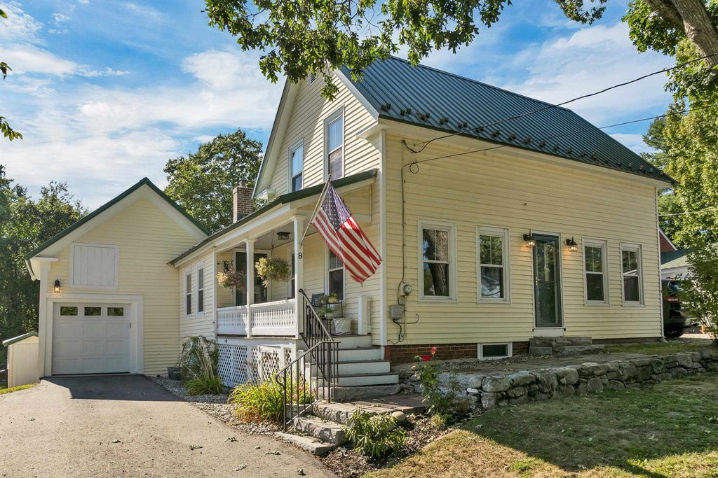 8 Pine Hill Road, Wolfeboro, NH 03894