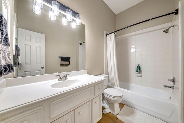 3214 Waters Edge Drive, Manvel, TX 77578