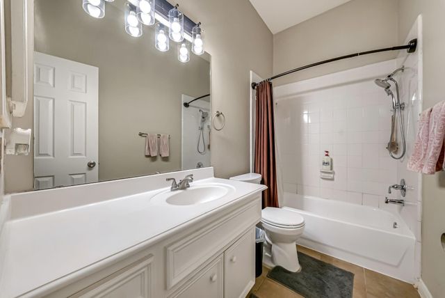 3214 Waters Edge Drive, Manvel, TX 77578
