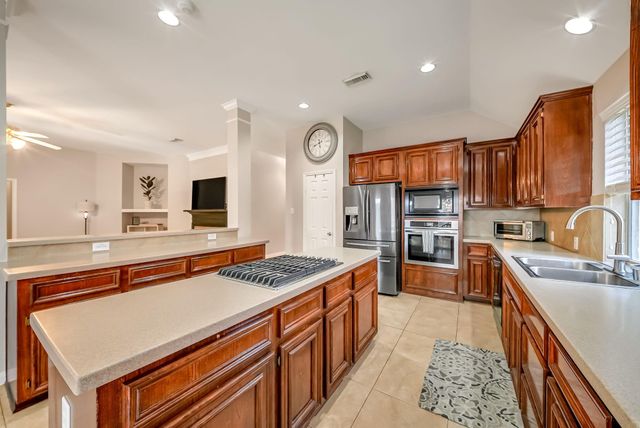 3214 Waters Edge Drive, Manvel, TX 77578
