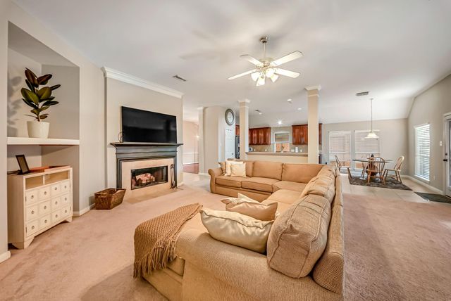 3214 Waters Edge Drive, Manvel, TX 77578