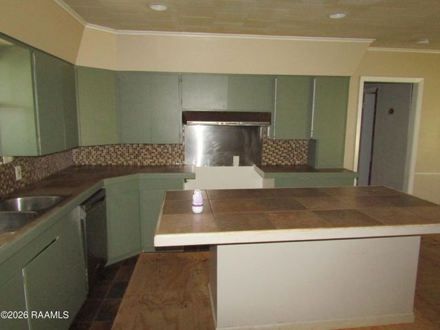 1182 Guidry Road, Breaux Bridge, LA 70517